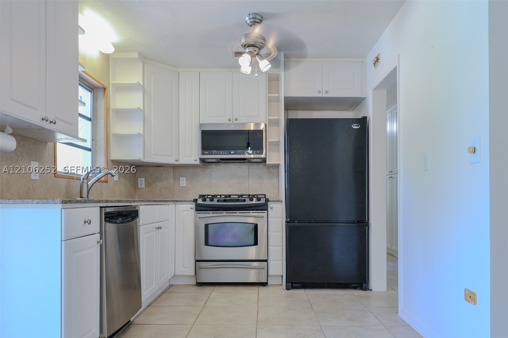 225 E Ilex Dr, Lake Park FL 33403