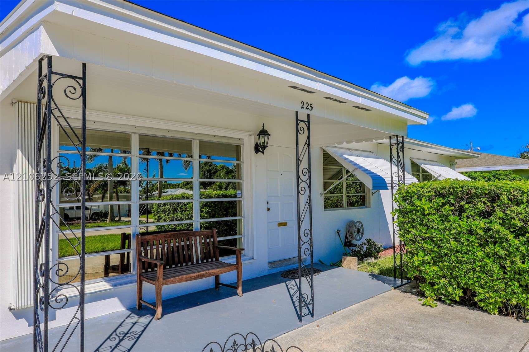 225 E Ilex Dr, Lake Park FL 33403