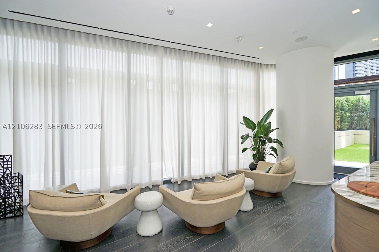 801 S Miami Ave #1801, Miami FL 33130