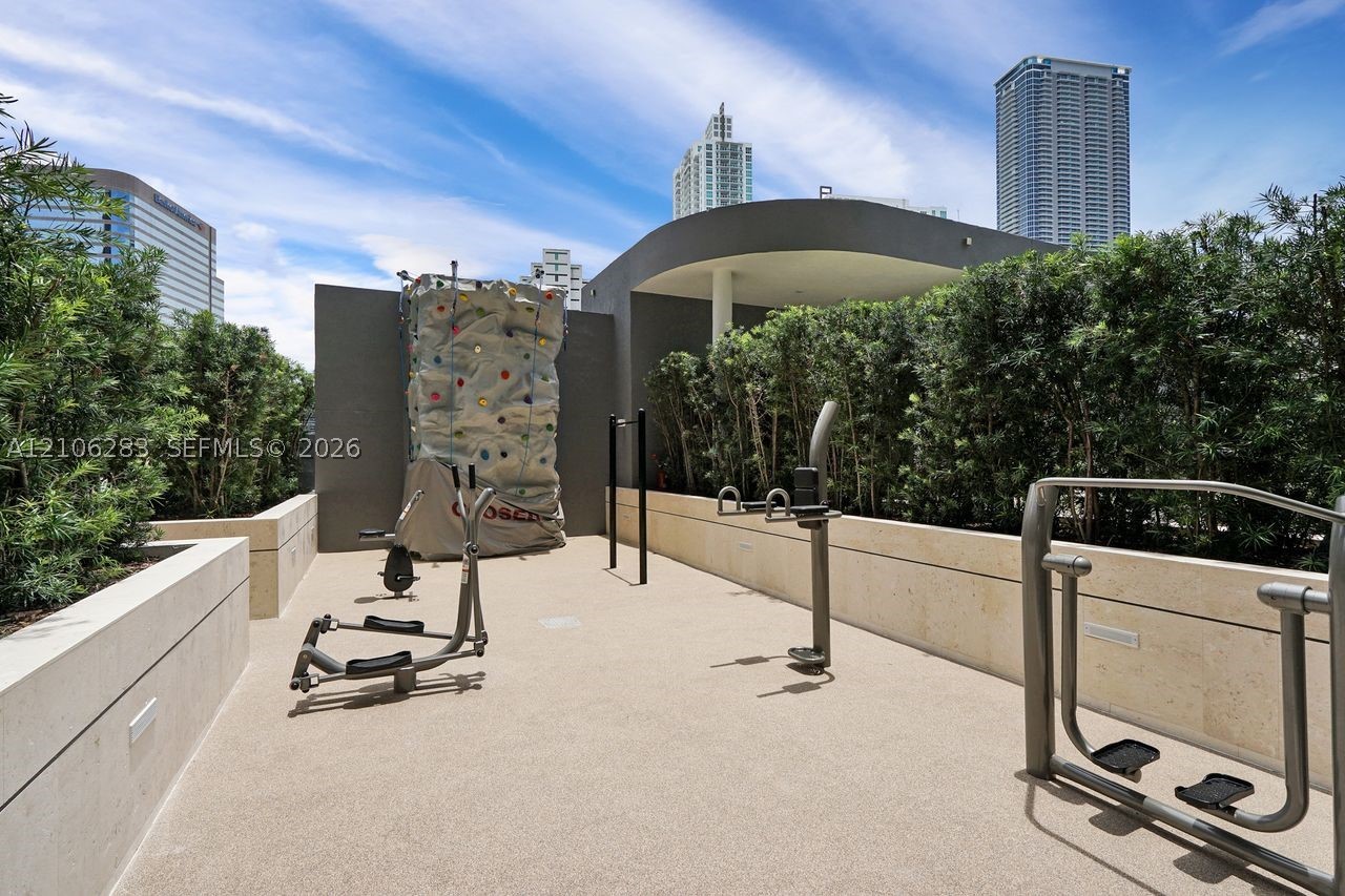 801 S Miami Ave #1801, Miami FL 33130