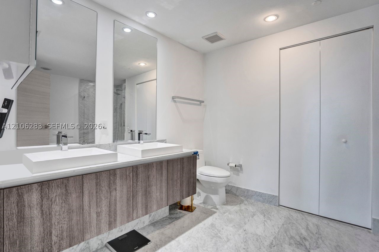 801 S Miami Ave #1801, Miami FL 33130