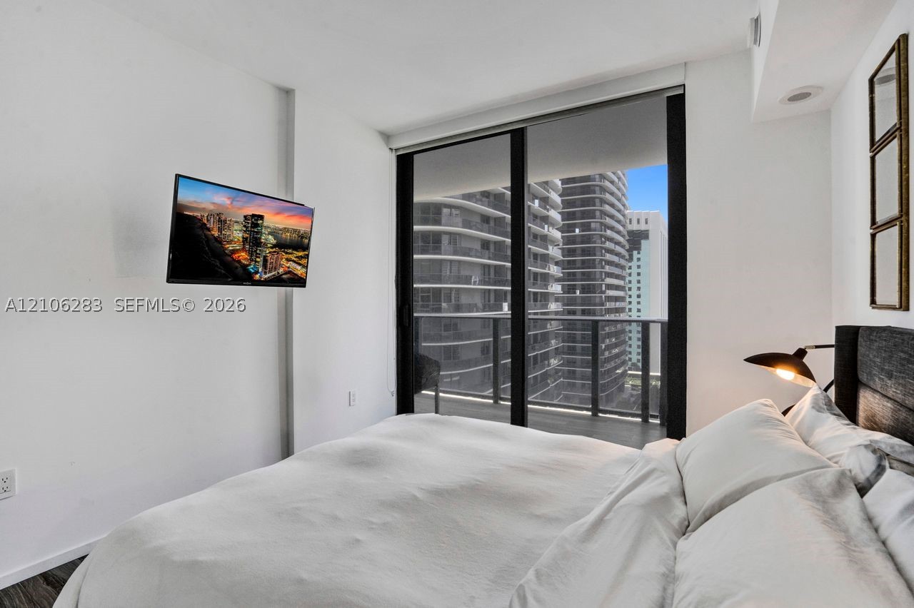 801 S Miami Ave #1801, Miami FL 33130