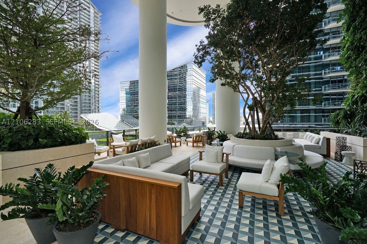 801 S Miami Ave #1801, Miami FL 33130