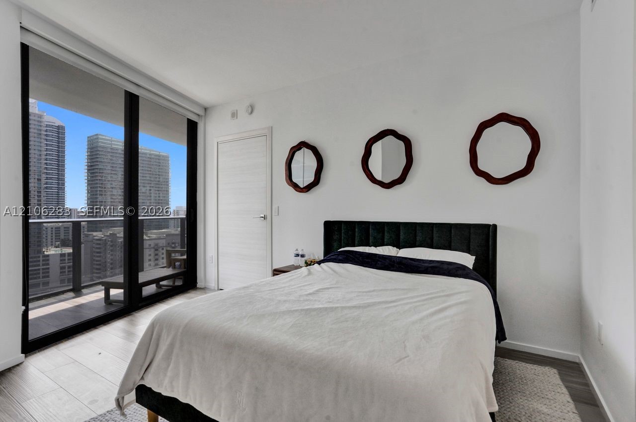 801 S Miami Ave #1801, Miami FL 33130
