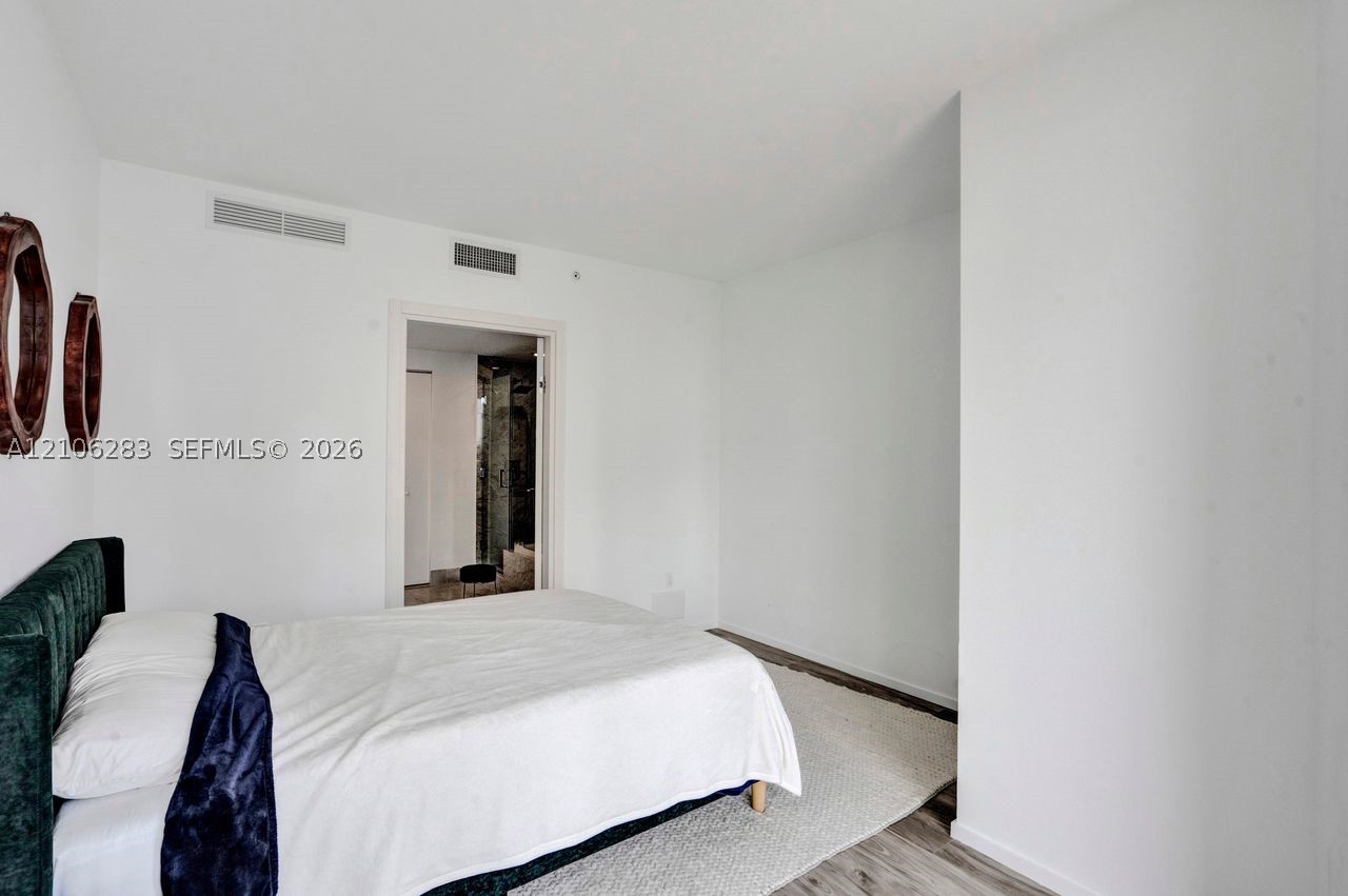 801 S Miami Ave #1801, Miami FL 33130