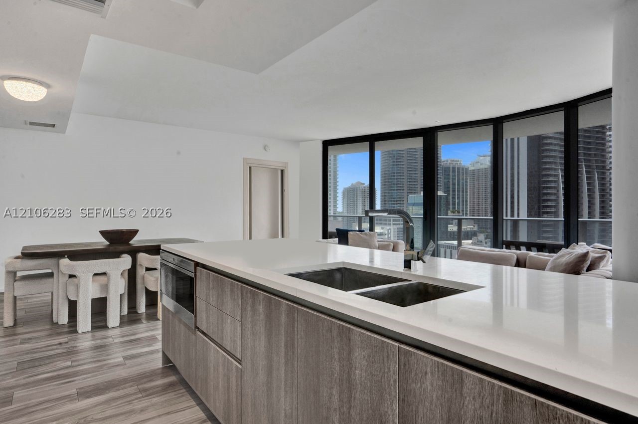801 S Miami Ave #1801, Miami FL 33130