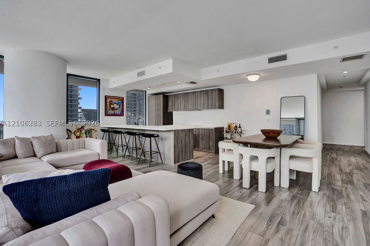801 S Miami Ave #1801, Miami FL 33130