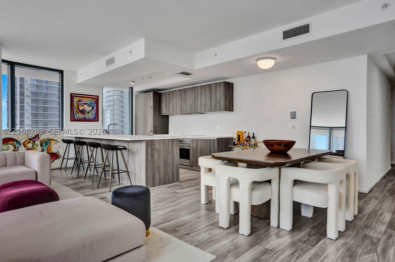 801 S Miami Ave #1801, Miami FL 33130