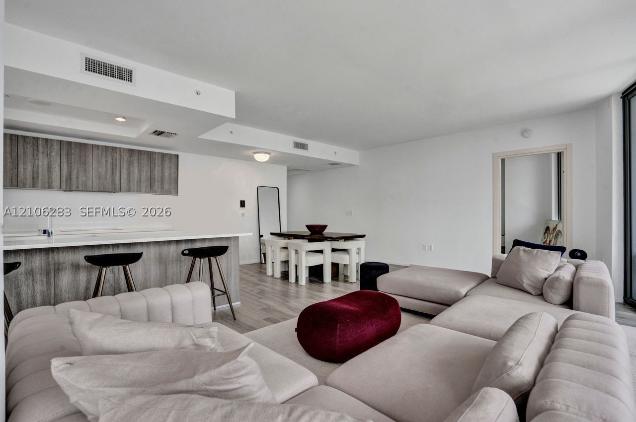 801 S Miami Ave #1801, Miami FL 33130