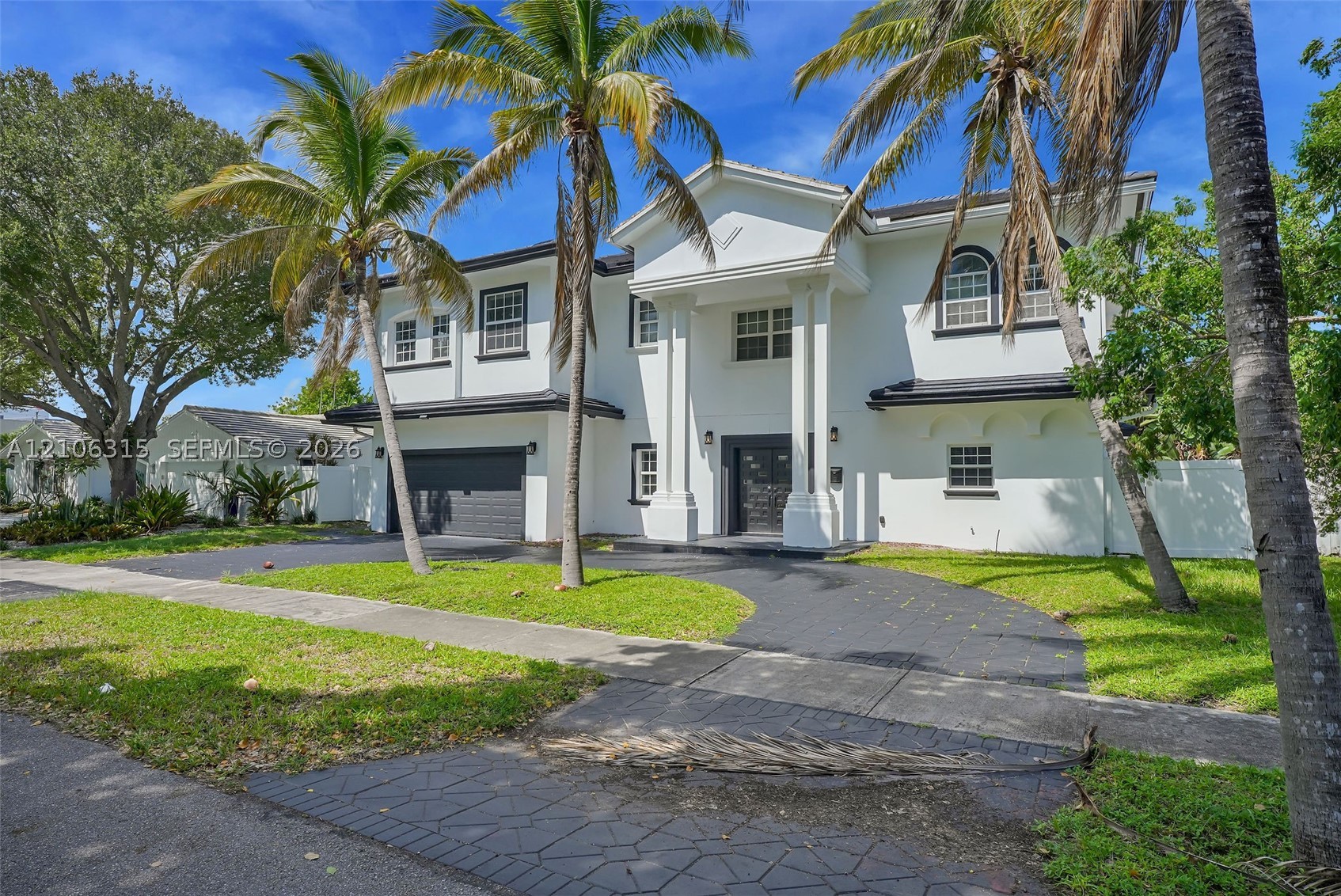 2319 NE 35th Dr, Fort Lauderdale FL 33308