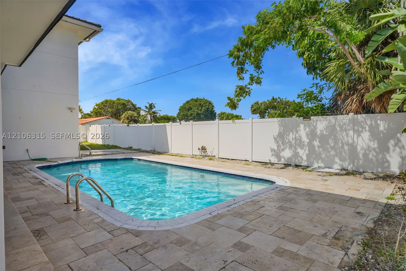 2319 NE 35th Dr, Fort Lauderdale FL 33308