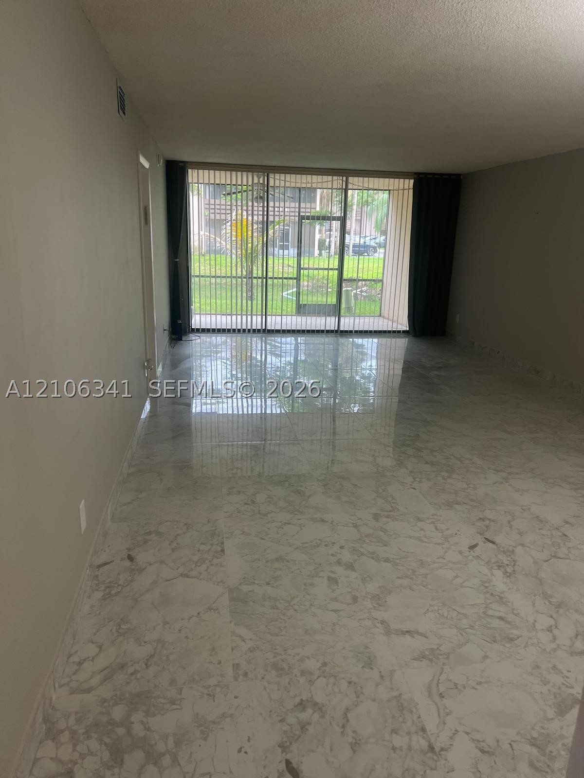 120 SW 96th Ter #103, Plantation FL 33324