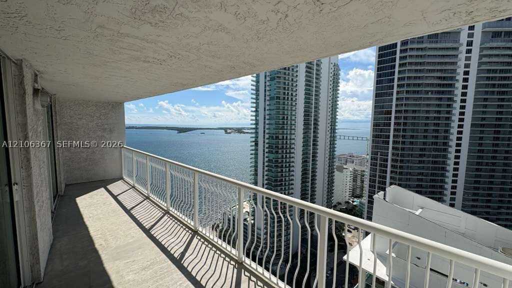 1200 Brickell Bay Dr #3505, Miami FL 33131