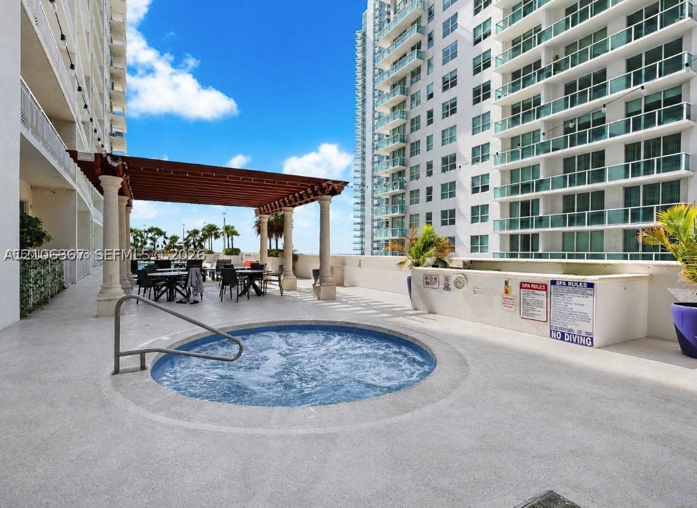 1200 Brickell Bay Dr #3505, Miami FL 33131