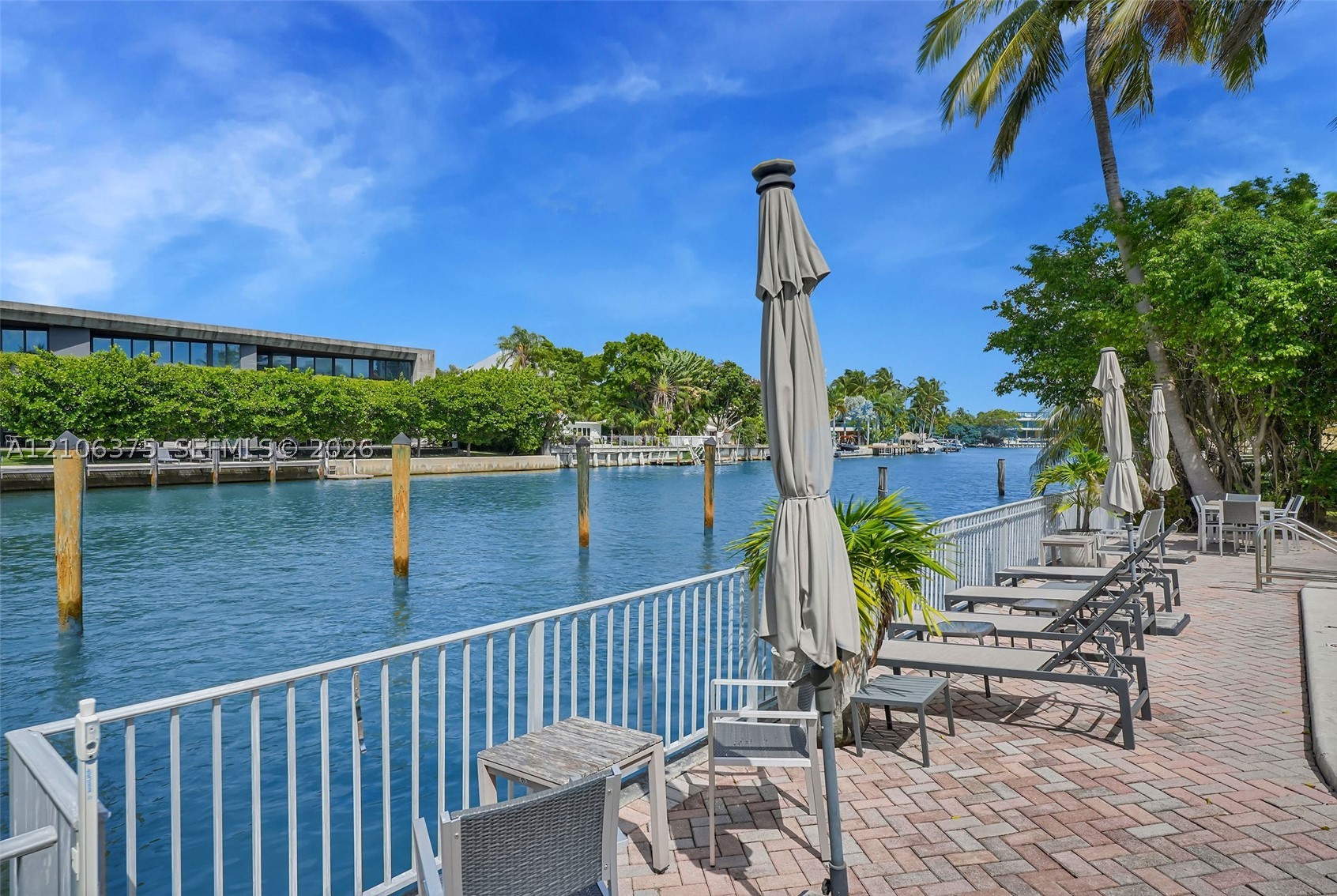 4800 Pine Tree Dr #101, Miami Beach FL 33140