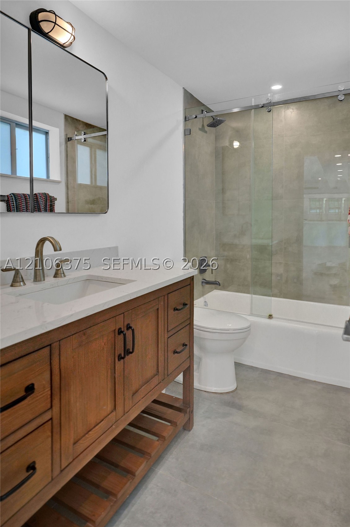 4800 Pine Tree Dr #101, Miami Beach FL 33140