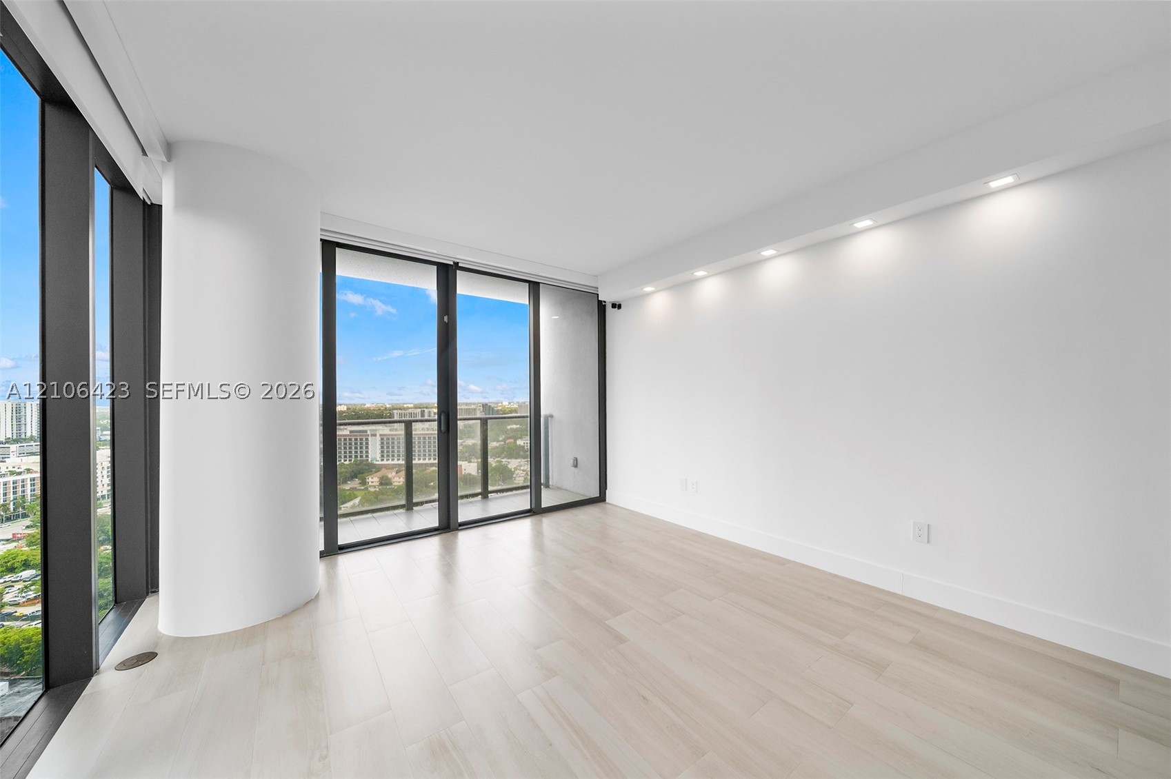 650 NE 32nd St #2201, Miami FL 33137