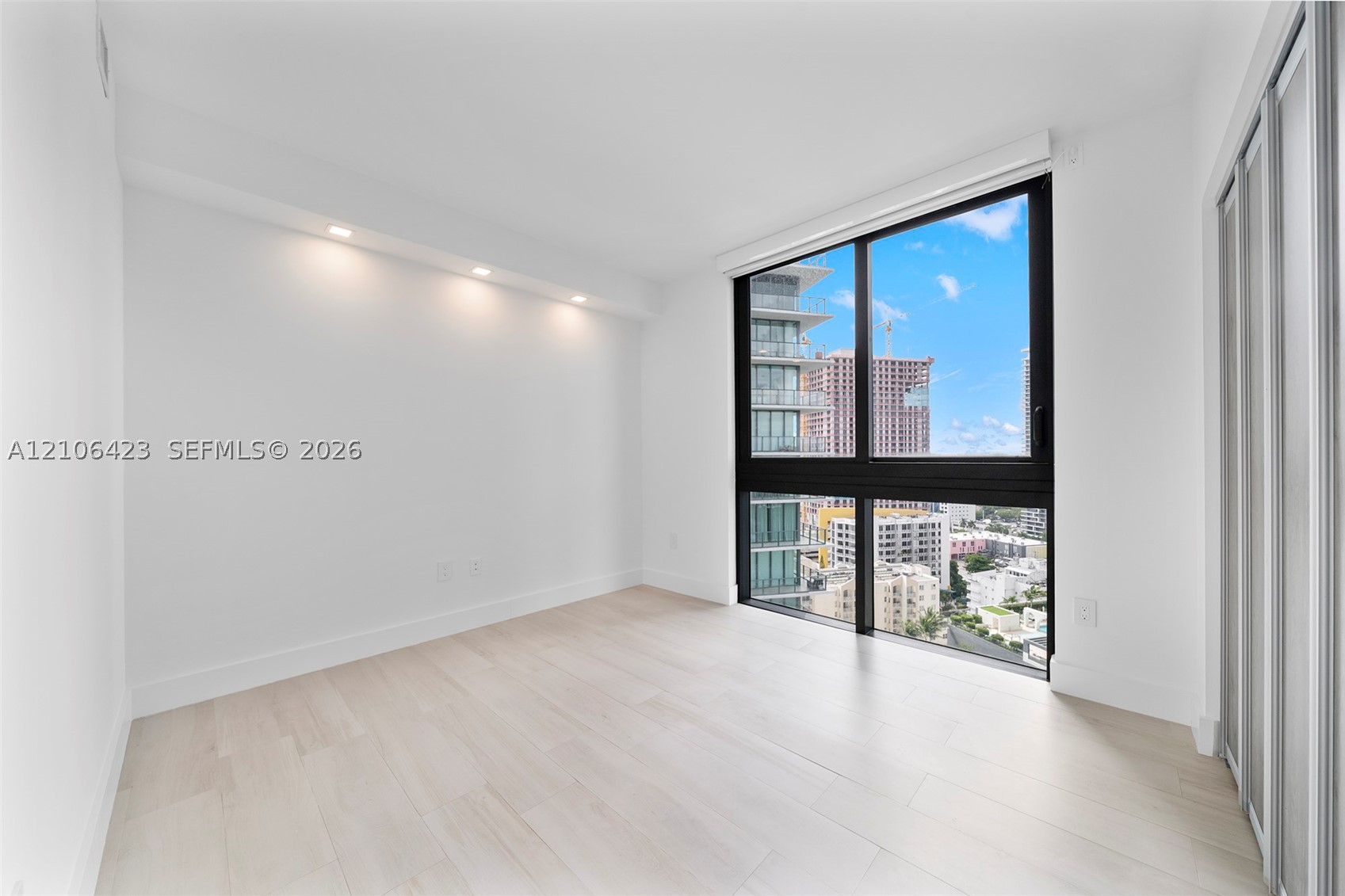 650 NE 32nd St #2201, Miami FL 33137