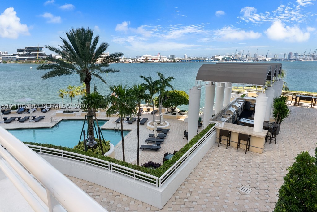 808 Brickell Key Dr #2102, Miami FL 33131