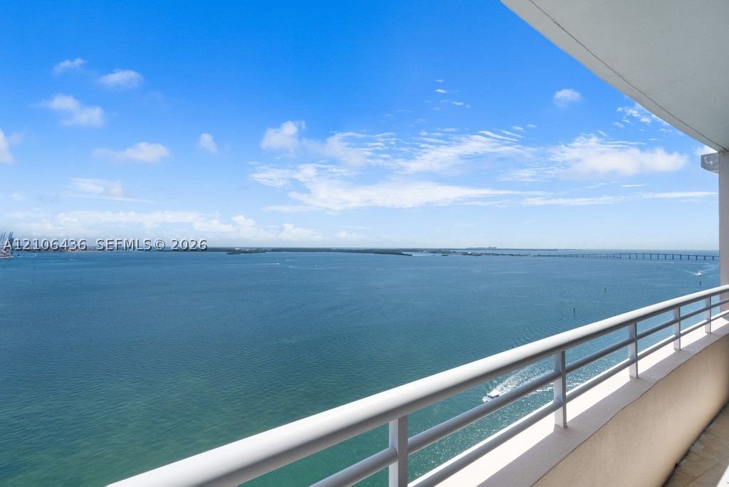 808 Brickell Key Dr #2102, Miami FL 33131