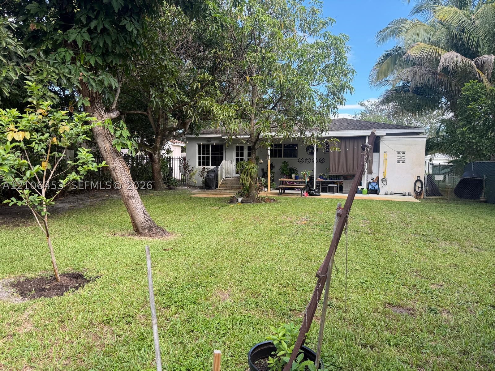 132 Whitethorn Dr, Miami Springs FL 33166