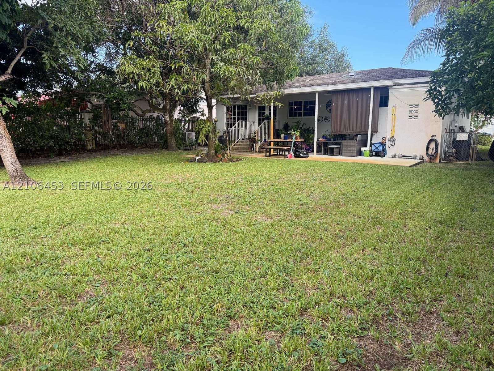 132 Whitethorn Dr, Miami Springs FL 33166