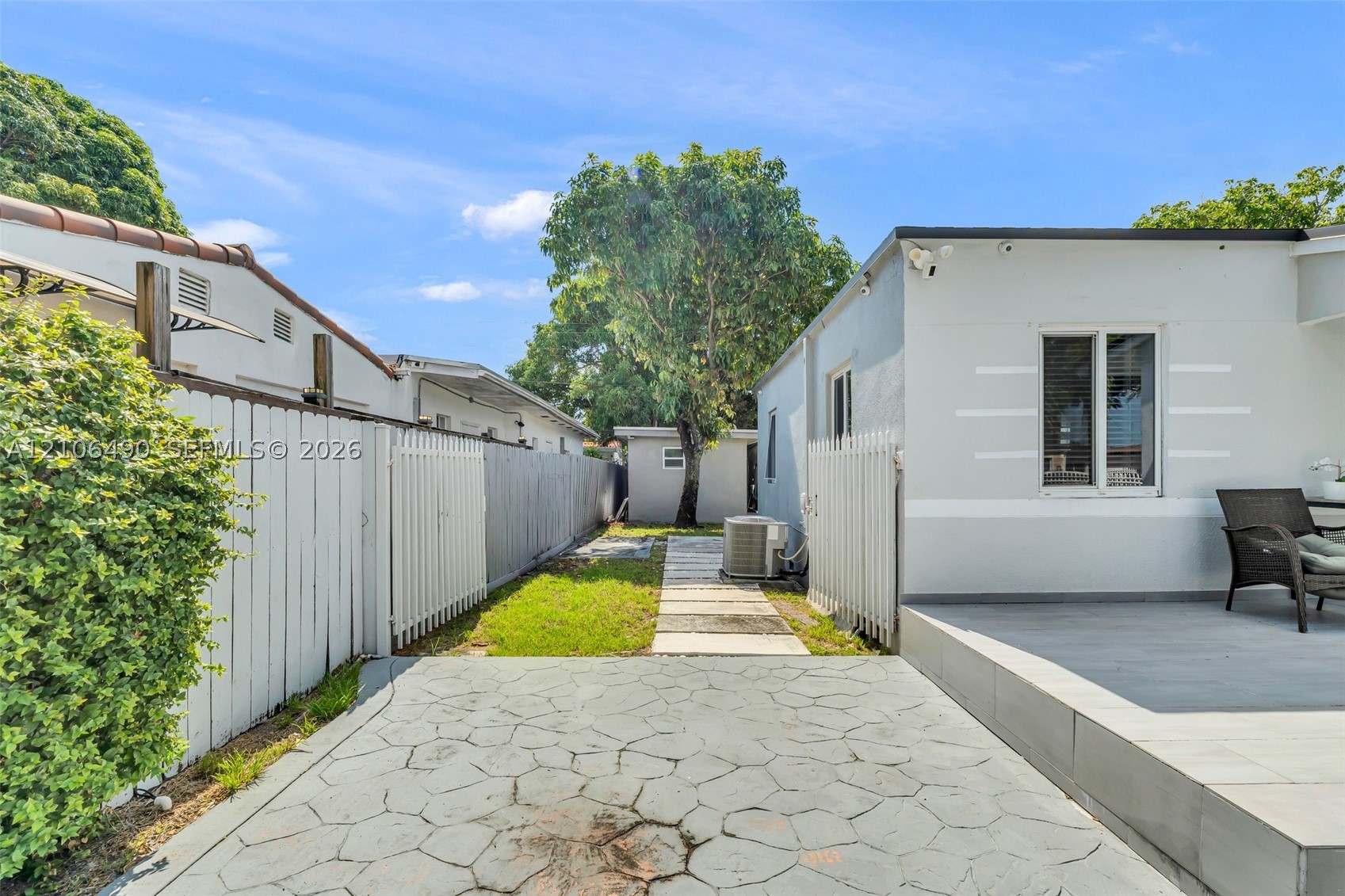 3840 NW 12th St, Miami FL 33126