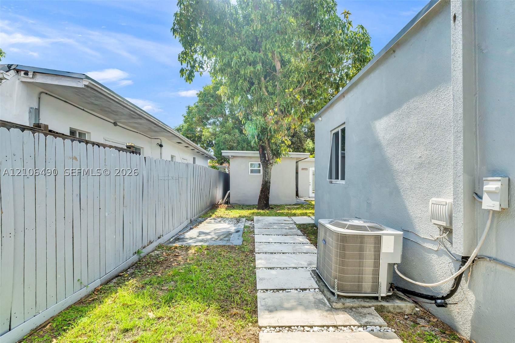 3840 NW 12th St, Miami FL 33126