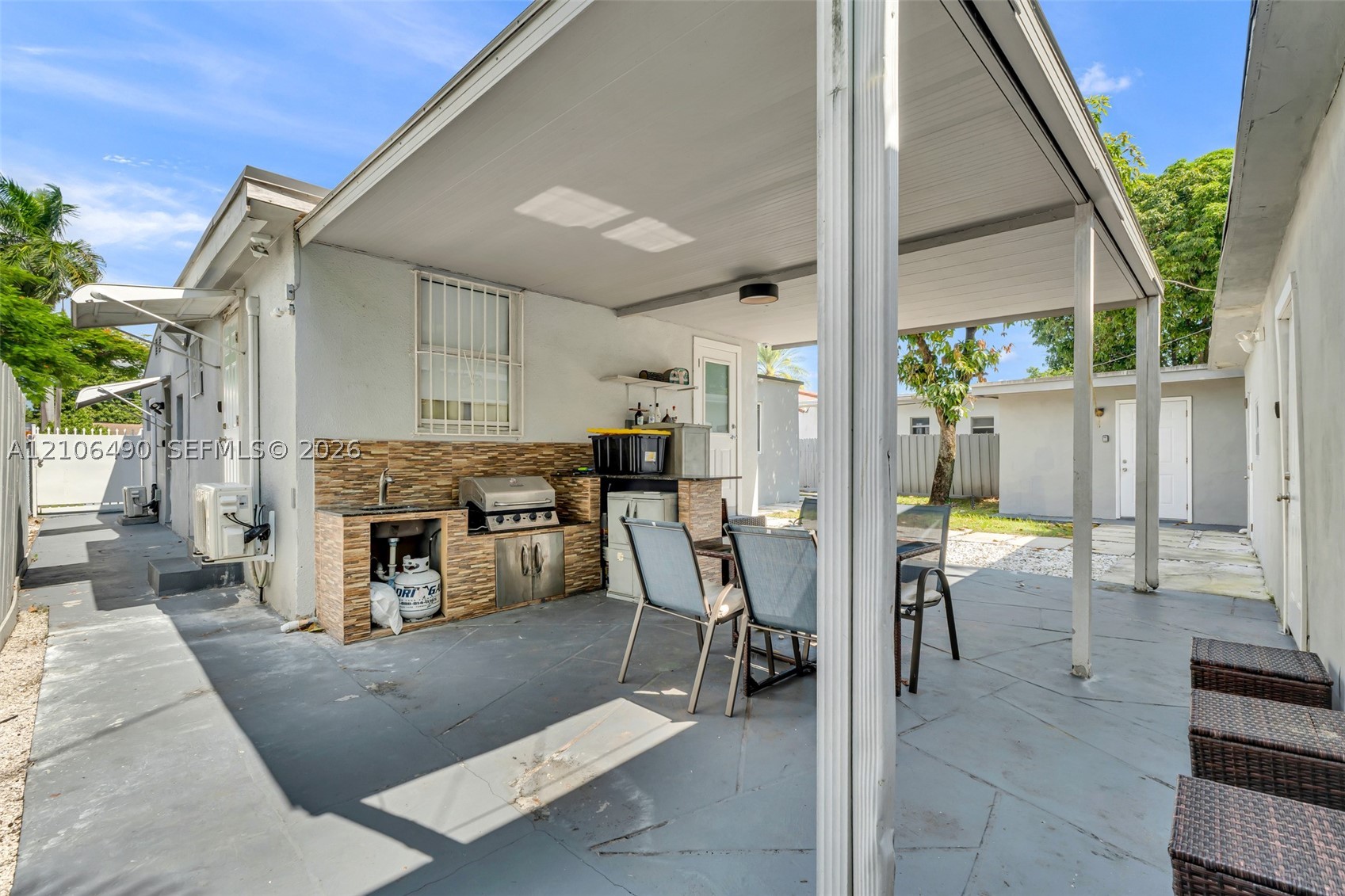 3840 NW 12th St, Miami FL 33126