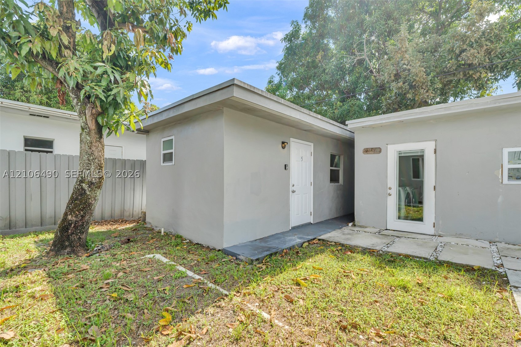 3840 NW 12th St, Miami FL 33126