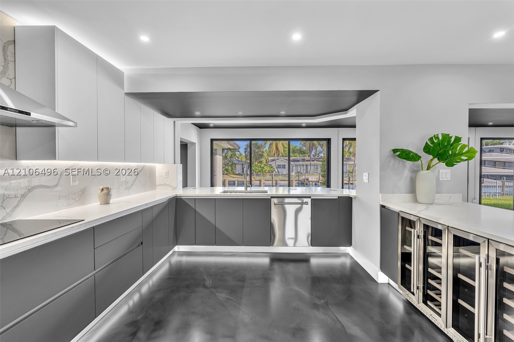 1170 Fairview Ln, Singer Island FL 33404