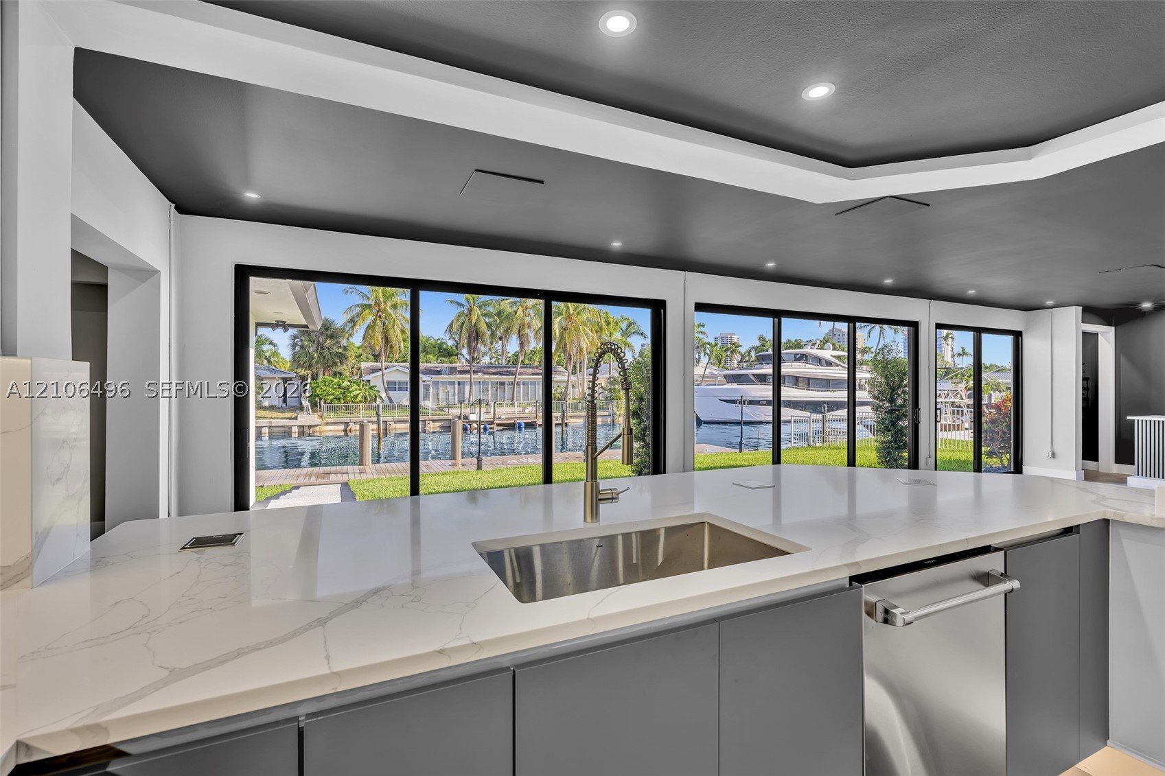 1170 Fairview Ln, Singer Island FL 33404