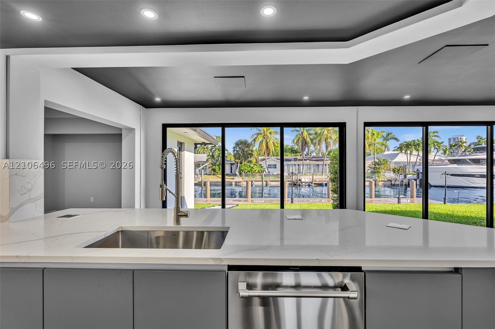 1170 Fairview Ln, Singer Island FL 33404