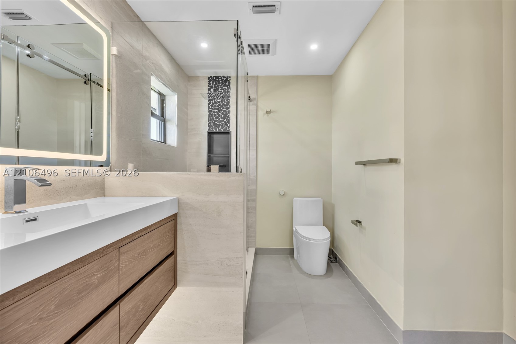 1170 Fairview Ln, Singer Island FL 33404