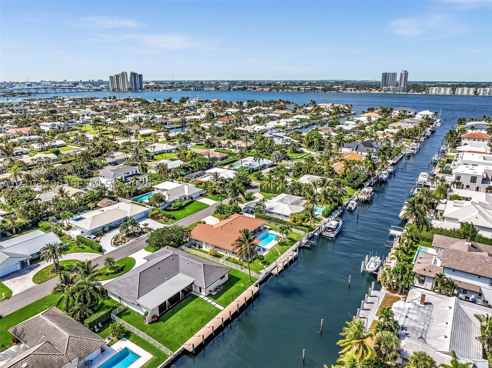 1170 Fairview Ln, Singer Island FL 33404