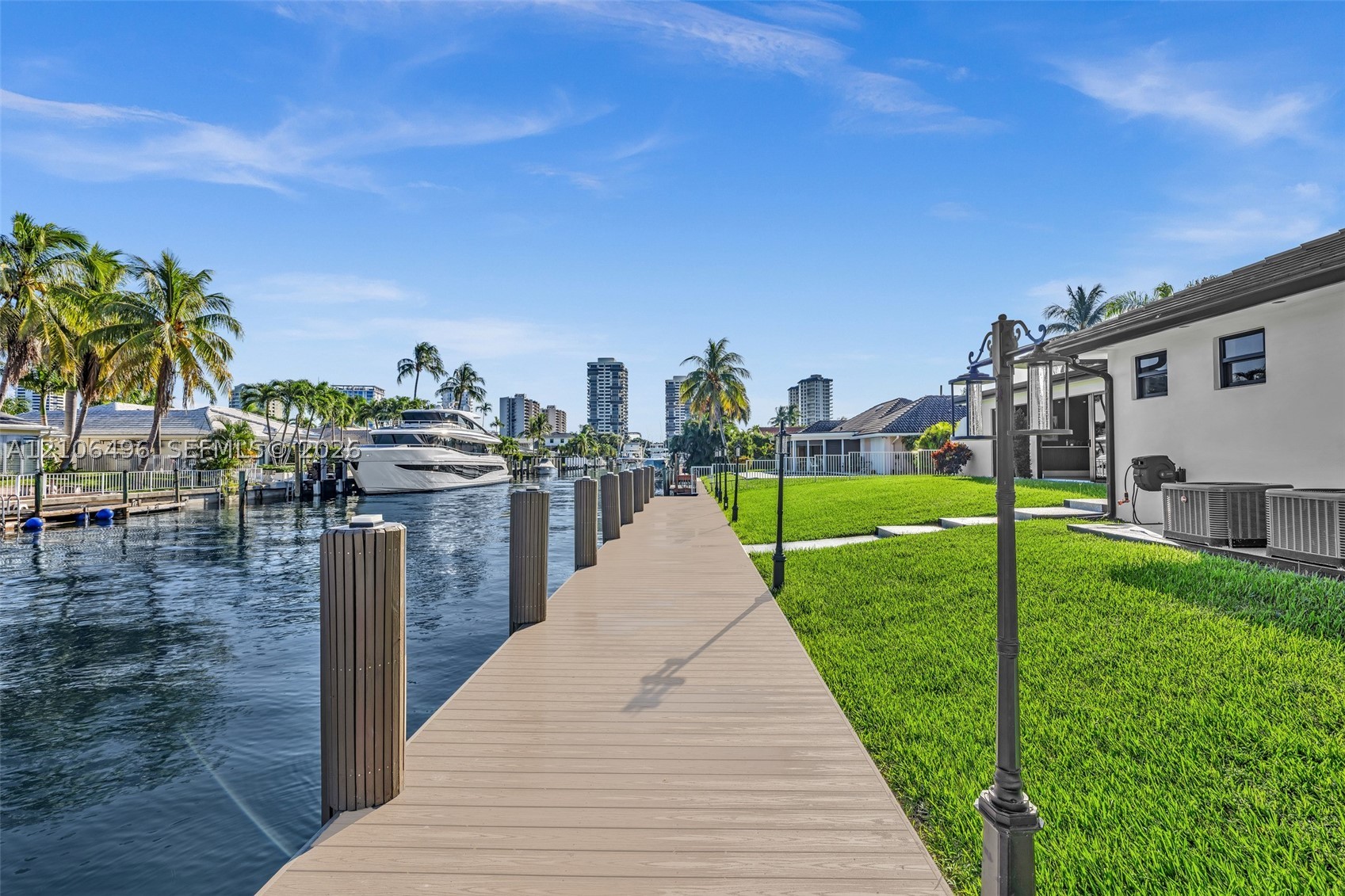 1170 Fairview Ln, Singer Island FL 33404