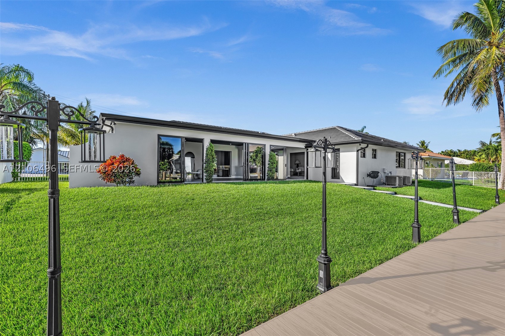 1170 Fairview Ln, Singer Island FL 33404