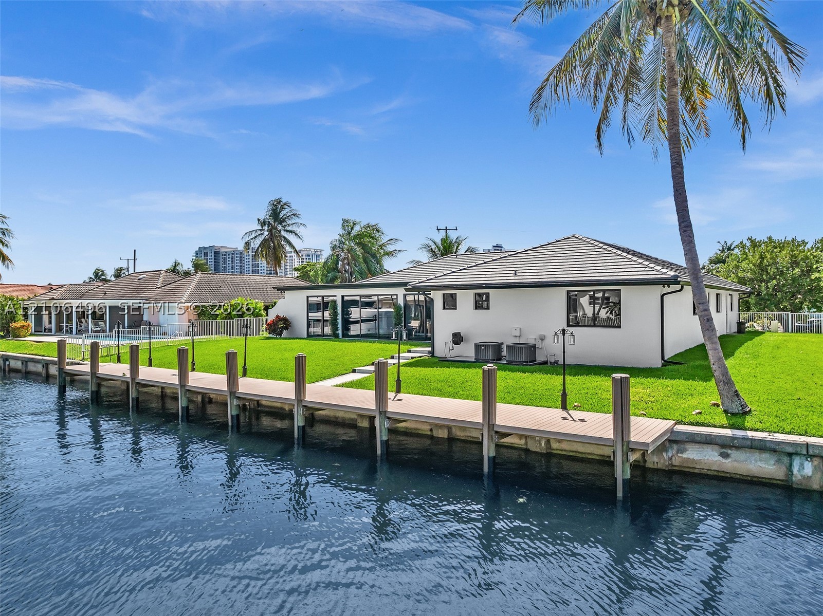 1170 Fairview Ln, Singer Island FL 33404