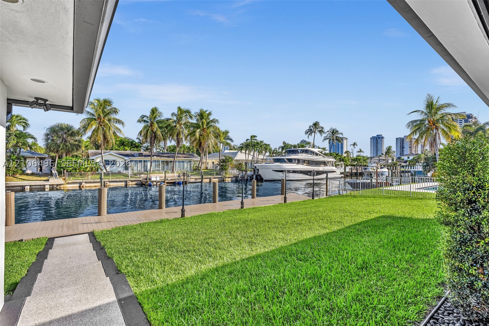 1170 Fairview Ln, Singer Island FL 33404