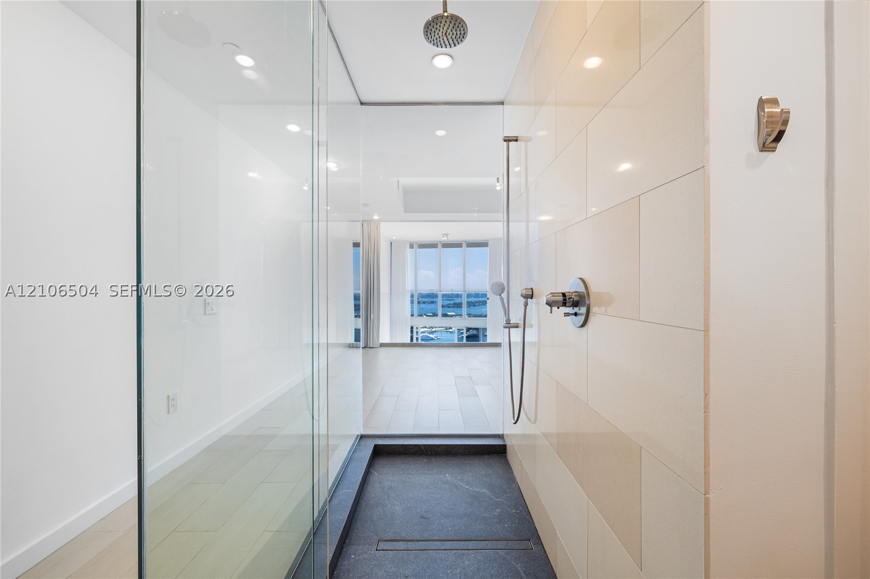 1100 Biscayne Blvd #4306, Miami FL 33132