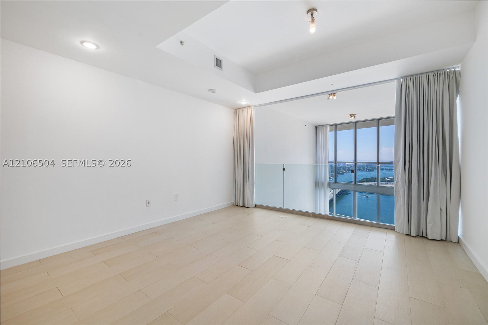 1100 Biscayne Blvd #4306, Miami FL 33132