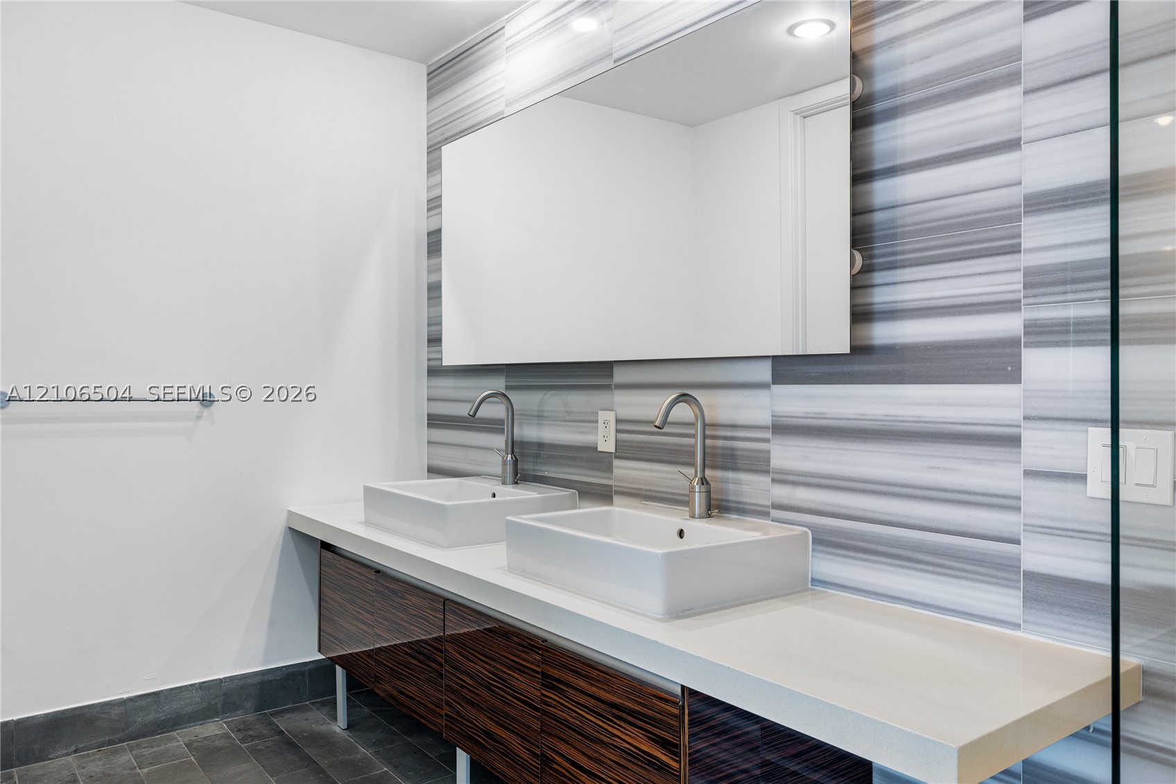 1100 Biscayne Blvd #4306, Miami FL 33132