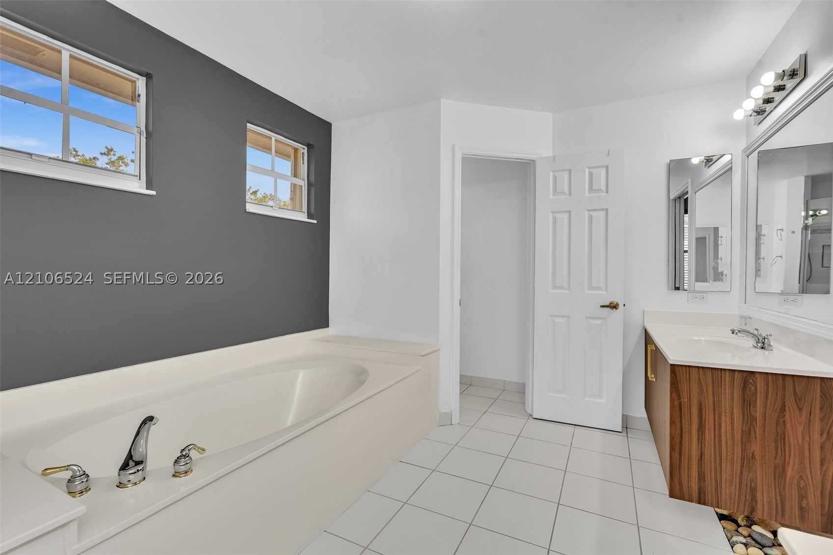 2048 NW 126th Ave, Pembroke Pines FL 33028