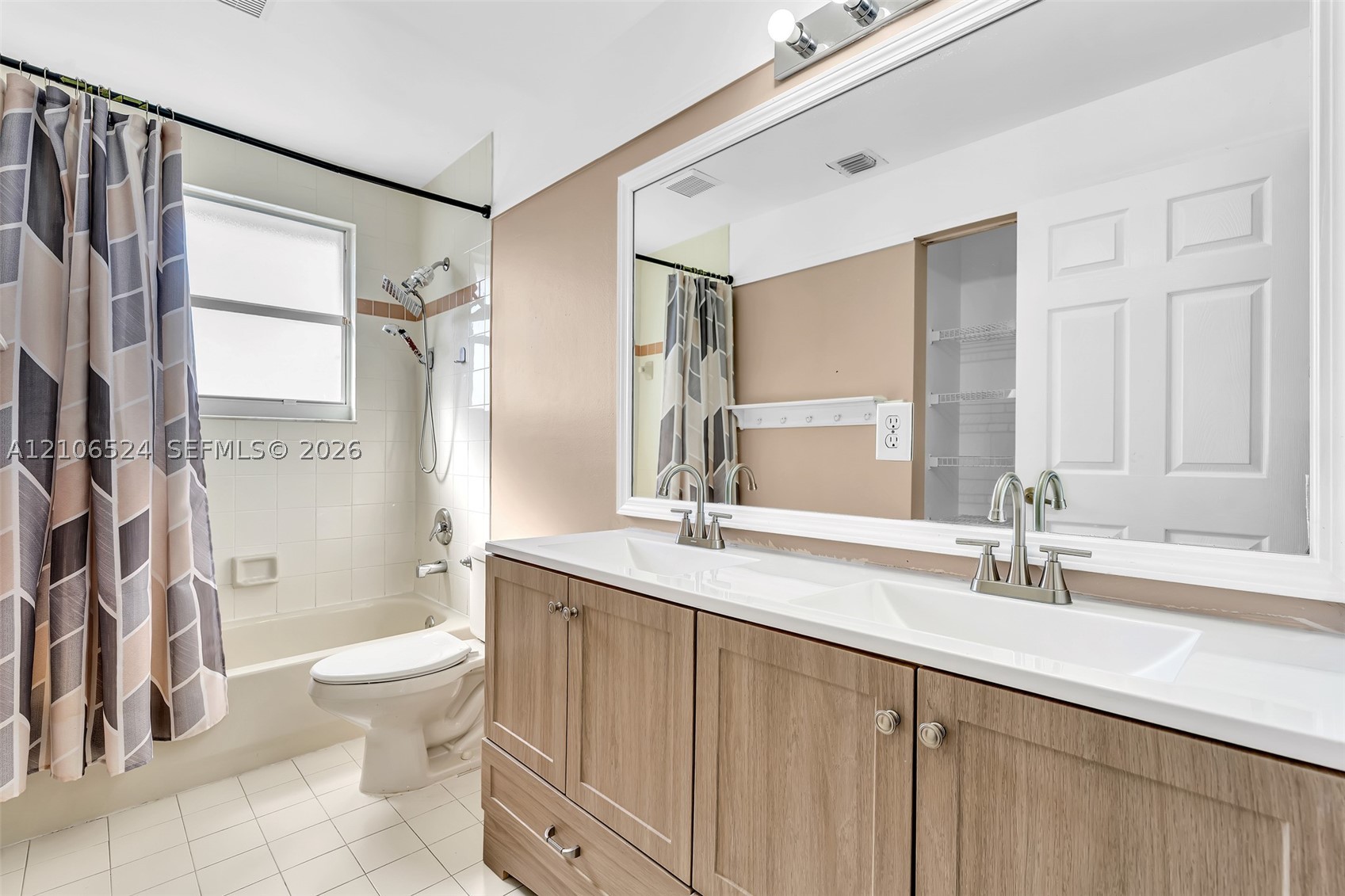 2048 NW 126th Ave, Pembroke Pines FL 33028