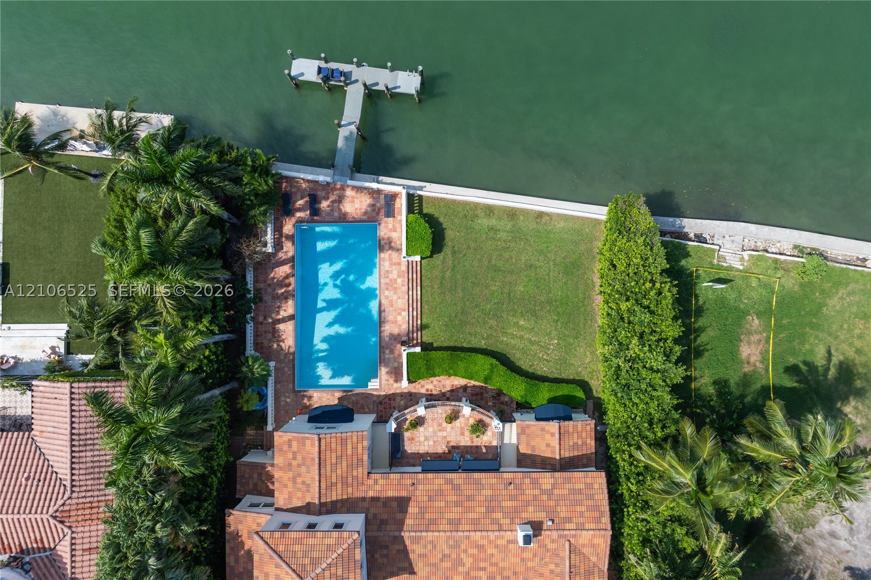 4760 N Bay Rd, Miami Beach FL 33140