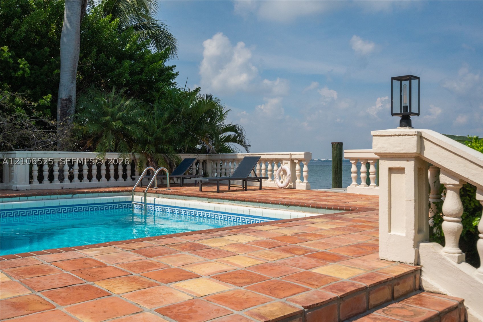 4760 N Bay Rd, Miami Beach FL 33140
