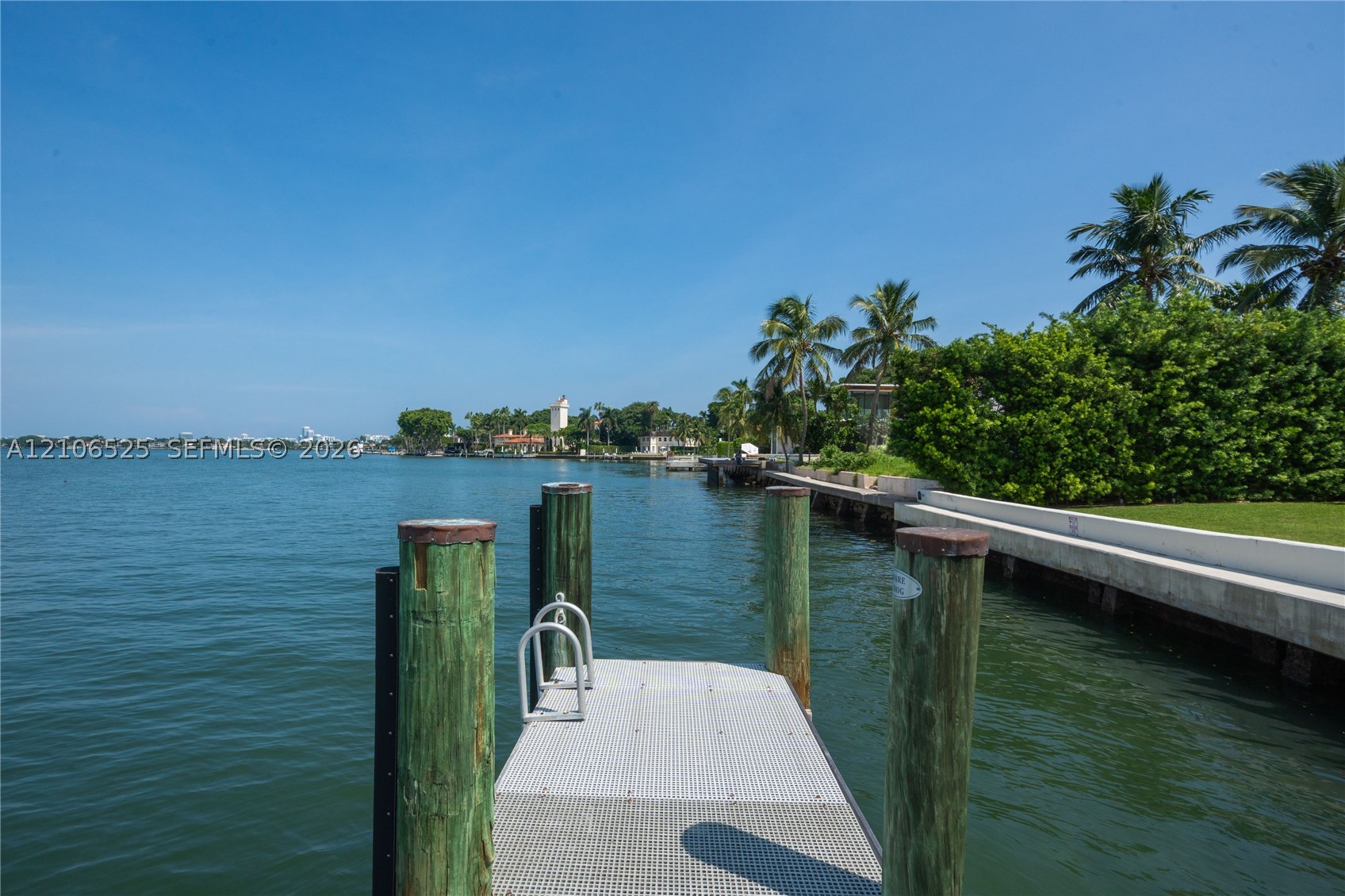 4760 N Bay Rd, Miami Beach FL 33140