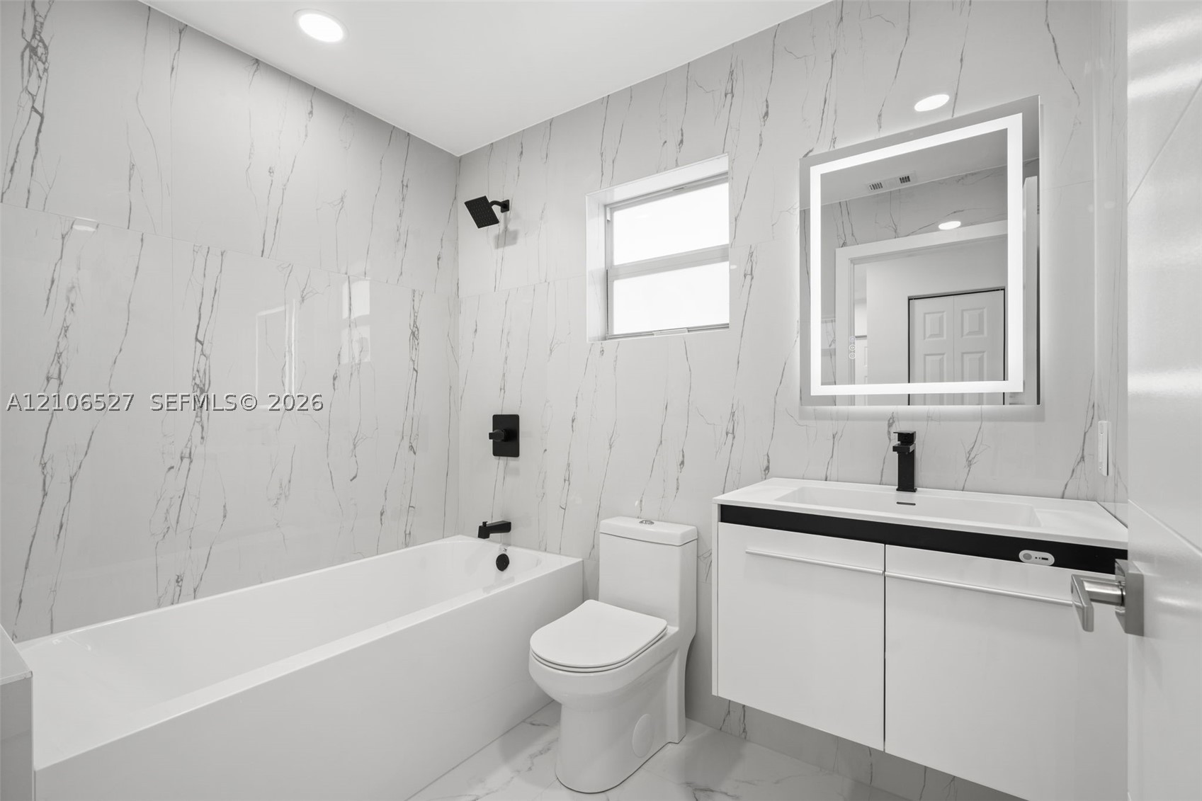 253 SW 4th St #1, Dania Beach FL 33004