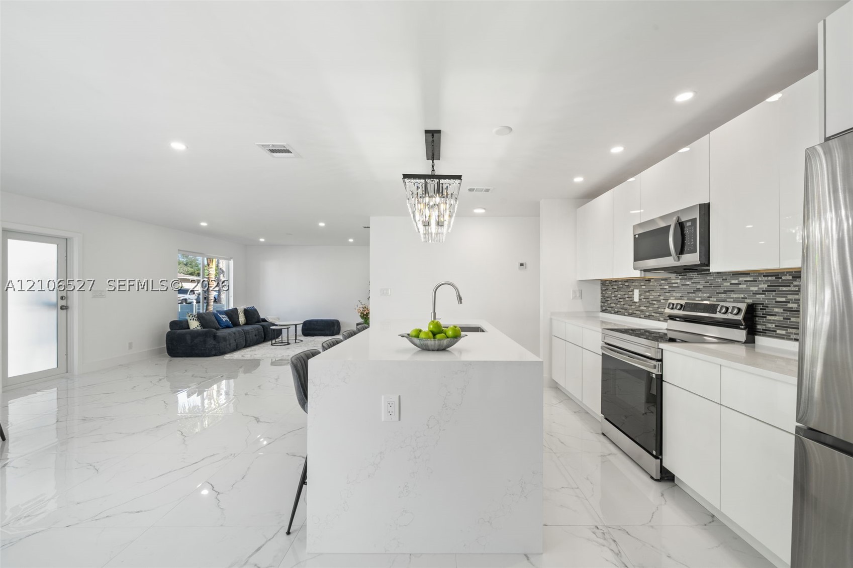 253 SW 4th St #1, Dania Beach FL 33004