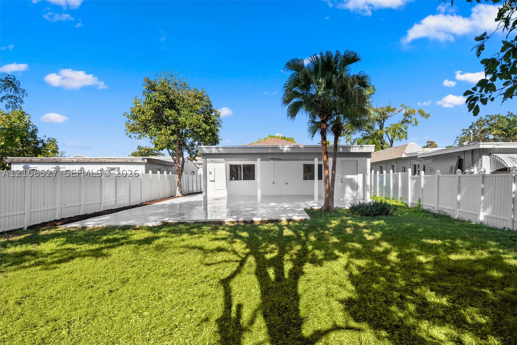 253 SW 4th St #1, Dania Beach FL 33004